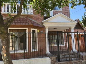 Casa · 185m² · 5 Ambientes · 2 Cocheras · Casa en Martinez