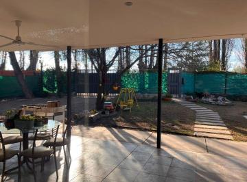 Casa de 3 ambientes, Chacras de Coria · Casa de 1000 m² con 2 Dorm. en Venta en Chacras de Coria