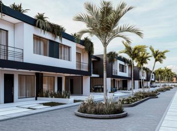 Casa · 114m² · 3 Ambientes · 1 Cochera · Dúplex de 3 y 4 Ambientes en Complejo "Convives" Ituzaingó