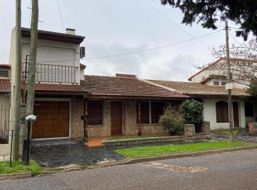 Casa · 150m² · 4 Ambientes · 2 Cocheras · Casa de 4 Ambientes - Barrio Aeronáutico - Ituzaingó