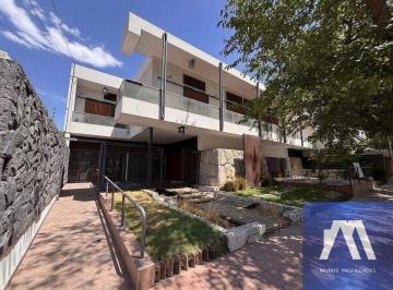 Casa de 14 ambientes, Ciudad de Mendoza · Casa en Venta C/ Cochera en 5.ª Sección Residencial Sur