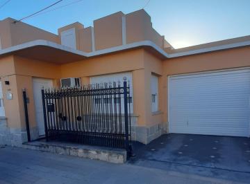 Casa · 232m² · 6 Ambientes · 2 Cocheras · Casa en Victoria