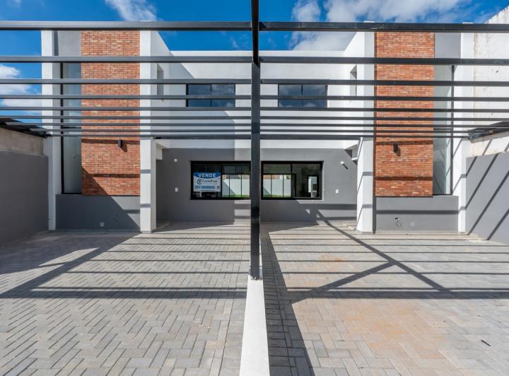 Casa · 135m² · 5 Ambientes · 2 Cocheras