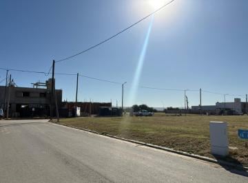 Terreno · 300m² · Campos de Manantiales * Terreno Esquina 300 m² * Apto Dúplex