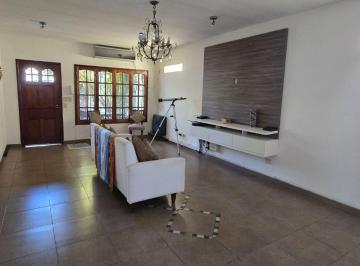 Casa · 279m² · 6 Ambientes · 2 Cocheras · Casa 4 Dorm. C/estudio | R. de Escalada