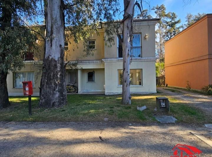 Casa · 100m² · 4 Ambientes · 1 Cochera
