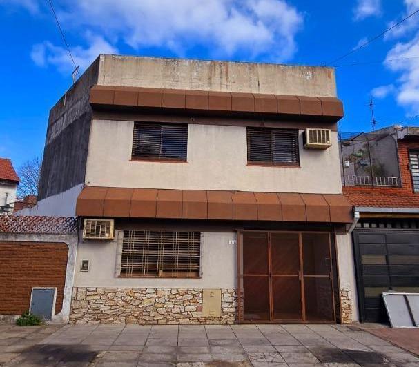Casa · 120m² · 4 Ambientes · 1 Cochera