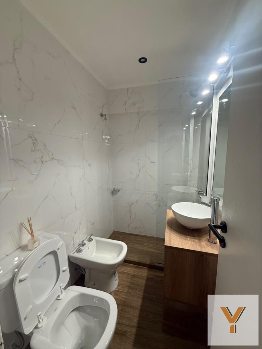 Departamento de 2 Dormitorios 1 Baño en venta sobre calle Colón