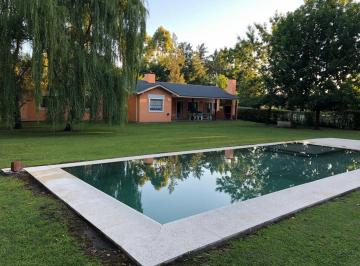 Quinta vacacional · 130m² · 3 Dormitorios · Alquiler Quinta Barrio Parque El Remanso
