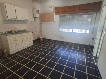 PH · 82m² · 3 Ambientes · PH en Venta en Jose León Suarez