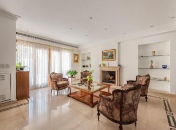 Casa · 376m² · 7 Ambientes · Venta de Casa en Flores