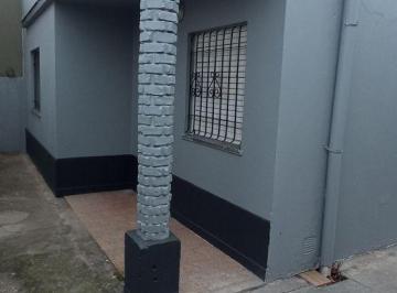 Casa de 2 ambientes, Berazategui · Alquiler Casa un Dormitorio, Terreno y Estacionamiento