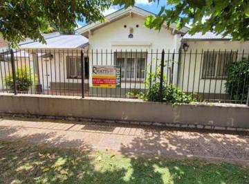 Casa de 4 ambientes, Almirante Brown · Casa en Alquiler en Impecable Estado