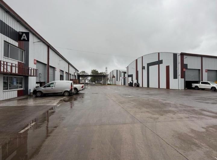 Bodega-Galpón · 210m² · 1 Ambiente