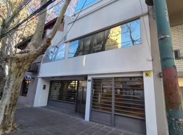 Casa · 300m² · 8 Ambientes · 2 Cocheras · Casa en Barrio Vicente López