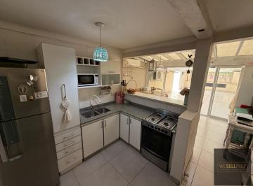 Departamento · 62m² · 2 Ambientes · Venta de Amplio Dos Ambientes con Balcón y Patio Sobre Boulevard Mendoza - Villa Urquiza