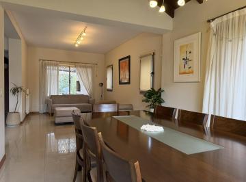 Casa · 237m² · 4 Dormitorios · 1 Cochera · 3 Dorm. + Escritorio con Posibilidad de 4º Dormitorio en Miraflores