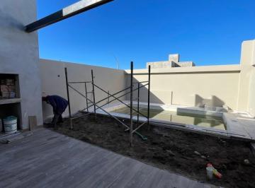 Casa · 180m² · 4 Ambientes · 2 Cocheras · Casa 3 Dorm. con Pileta Cuestas de Manantiales