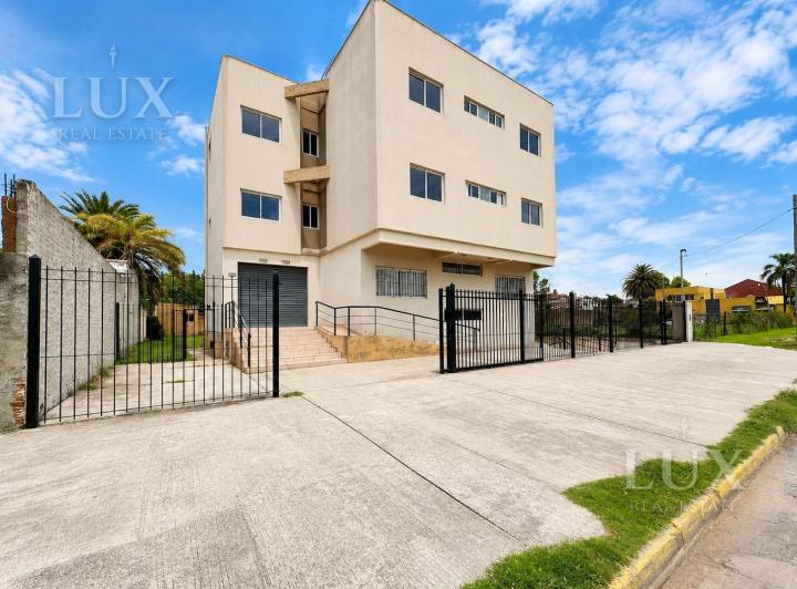 Local comercial · 906m² · 35 Ambientes · 11 Cocheras