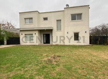 Casa · 148000m² · 5 Ambientes · 4 Cocheras · Casa en Dos Plantas con Vista a La Arboleda