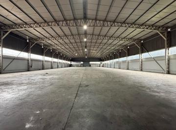 Bodega-Galpón · 1800m² · Alquiler de Nave Industrial con Oficina en Parque Industrial con Seguridad 24hs - Moreno