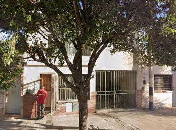 Foto · Casa de Dos Pisos con Unidades Independientes en Barrio General Bustos