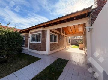 Casa · 97m² · 3 Ambientes · 1 Cochera · En Venta | Casa de 3 Dorm. | Apto Credito | Barrio Hunter | Plottier
