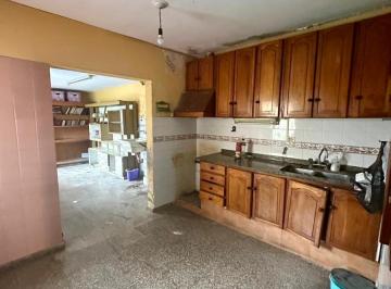 Casa · 235m² · 7 Ambientes · 2 Cocheras · Casa en Venta en Barrio Las Palmas