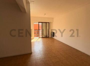 Departamento · 70m² · 4 Ambientes · 1 Cochera · Venta de Departamento Cinco Ambientes, Frente Al Mar, Miramar.