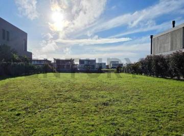 Terreno · 800m² · Terreno en Venta 800 m 2 Noreste – Barrio El Yacht, Nordelta, con Salida Directa Al Río Lujan