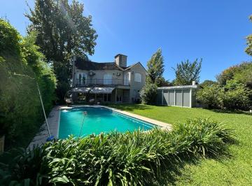 Casa · 180m² · 4 Ambientes · 5 Cocheras · Venta Casa en B° Cerrado "El Cortijo" Los Polvorines"