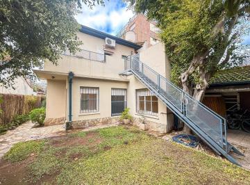 Casa · 247m² · 9 Ambientes · 2 Cocheras · Casa de 2 Plantas en Venta, con Jardín, Terraza y Cochera - Beccar, San Isidro