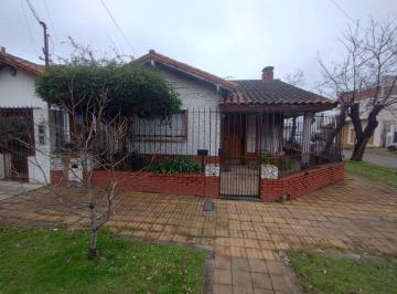 Casa de 3 ambientes, Lomas de Zamora · Casa en Venta en Banfield