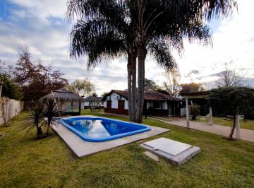 Casa · 97m² · 3 Ambientes · 1 Cochera · Venta Casa 3 Amb, Pileta en Parque Sakura. Propiedad Financiable. Apto Crédito Hipotecario