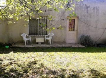 Casa · 80m² · 3 Ambientes · Venta. Casa 2 Dorm. Calle Echeverria Al 300. Parque Sakura. Exaltación de La Cruz