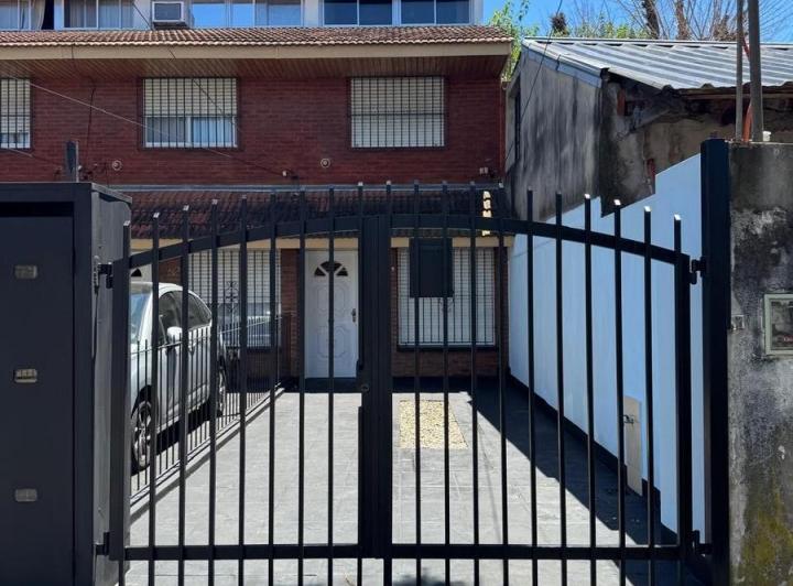 Casa · 110m² · 4 Ambientes · 1 Cochera