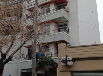 Departamento · 40m² · 2 Ambientes · Dpto 2 Amb Al Frente - Balcón - Alquiler - Lanús O.