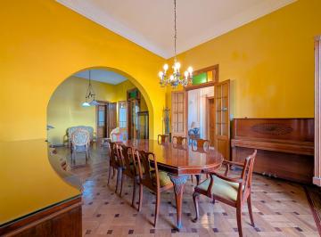Casa · 194m² · 5 Ambientes · Venta Casa de 3 Dorm. con Quincho y Terraza Barrio Abasto, Rosario