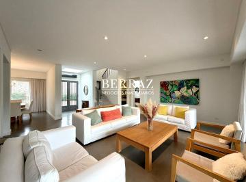 Casa · 395m² · 6 Ambientes · 2 Cocheras · Casa Venta 4 Dorm. Lote de 1445 m² Pilará, Pilar, Zona Norte