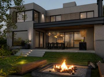 Casa · 301m² · 5 Ambientes · 2 Cocheras · Casa en Venta Vistas de La Deseada 3 Dorm.!