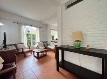 Casa · 71m² · 3 Ambientes · Venta de Duplex en Pinamar con Gas Natural y Patio