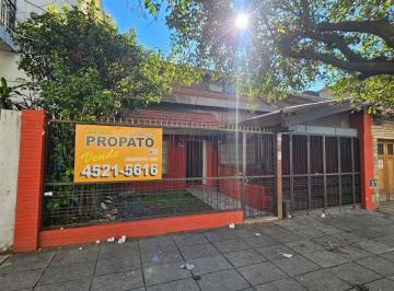 Casa Venta de 6 ambientes · Casa 6 Ambs en 2 Plantas S/ Lote Propio de 8.66 X 29 con 3 Baños, Garage, Parque, Quincho y Terraza!
