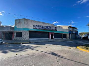 Local comercial de 6 ambientes, Flores · Perito Moreno 3300, Caba / Local 300 m² / Oficinas Baños / U$s 300.000