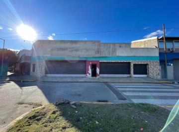 Local comercial de 6 ambientes, Flores · Perito Moreno 3300, Caba / Local 300 m² / Oficinas Baños / U$s 300.000