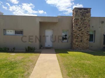 Casa · 165m² · 5 Ambientes · 1 Cochera · Se Vende Moderna Casa en Rafaela - Barrio El Bosque