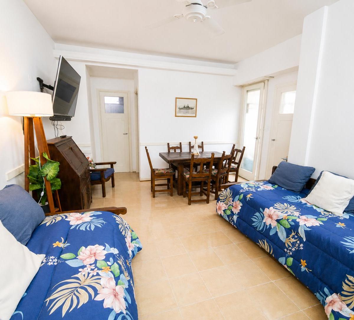 Departamento de 2 ambientes muy amplio de 42 M2 cocina separada