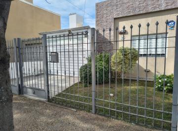 Casa · 180m² · 3 Ambientes · 1 Cochera · Venta Casa en Nuevo Poeta Lugones Panta Baja
