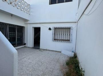 PH · 68m² · 3 Ambientes · PH Tipo Casa 3 Ambientes en Venta - Ramos Mejía
