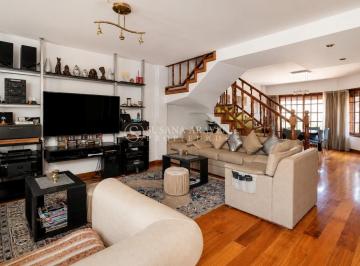 Casa · 300m² · 8 Ambientes · 2 Cocheras · Casa en Venta en Vicente Lopez, Vicente López, G. B. a. Zona Norte