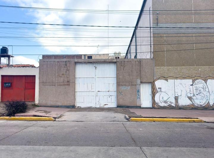 Bodega-Galpón · 180m² · 12 Cocheras